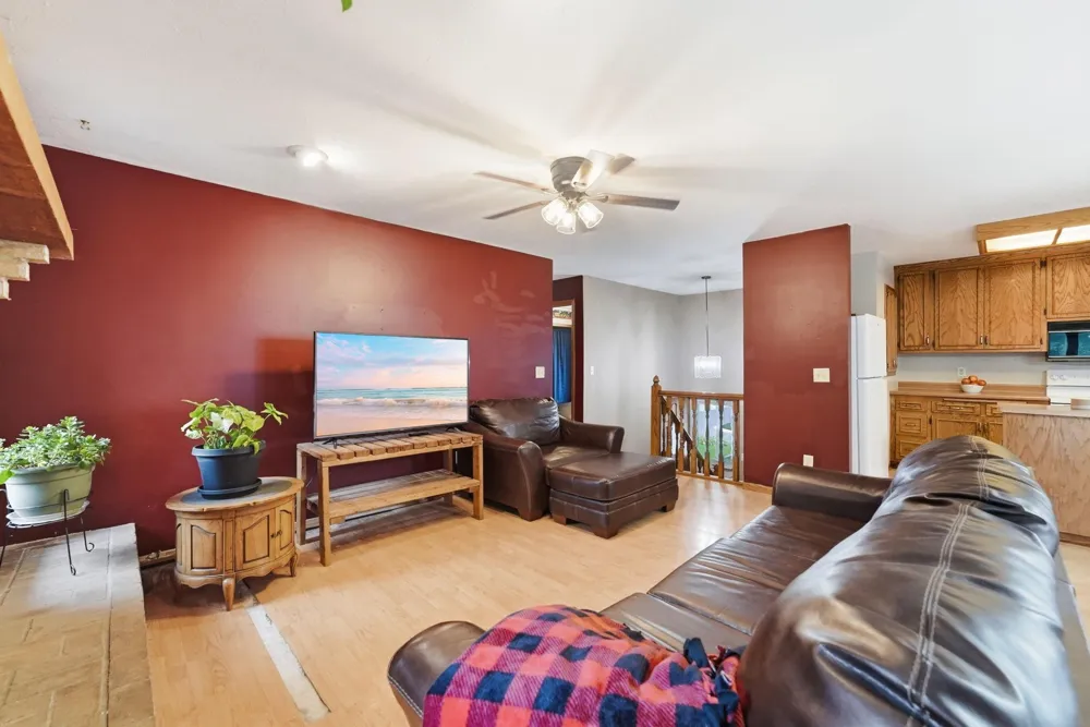 3287 Spruce Trail SW Prior Lake, MN 55372