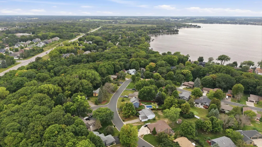 3287 Spruce Trail SW Prior Lake, MN 55372