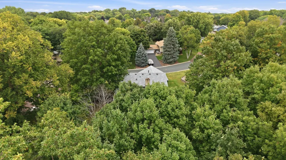 3287 Spruce Trail SW Prior Lake, MN 55372