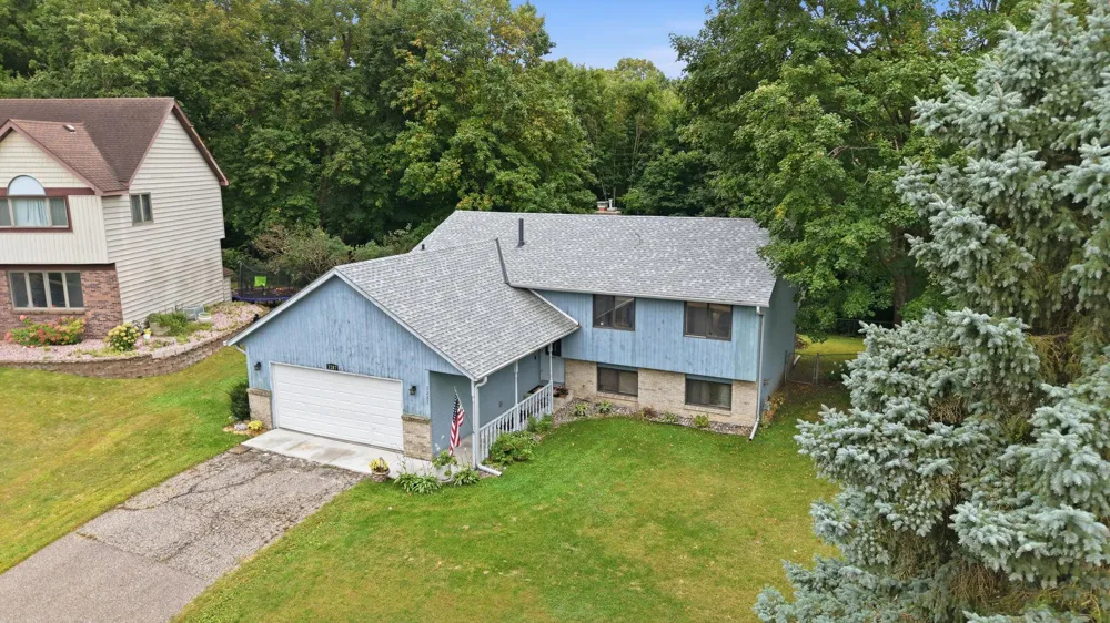 3287 Spruce Trail SW Prior Lake, MN 55372