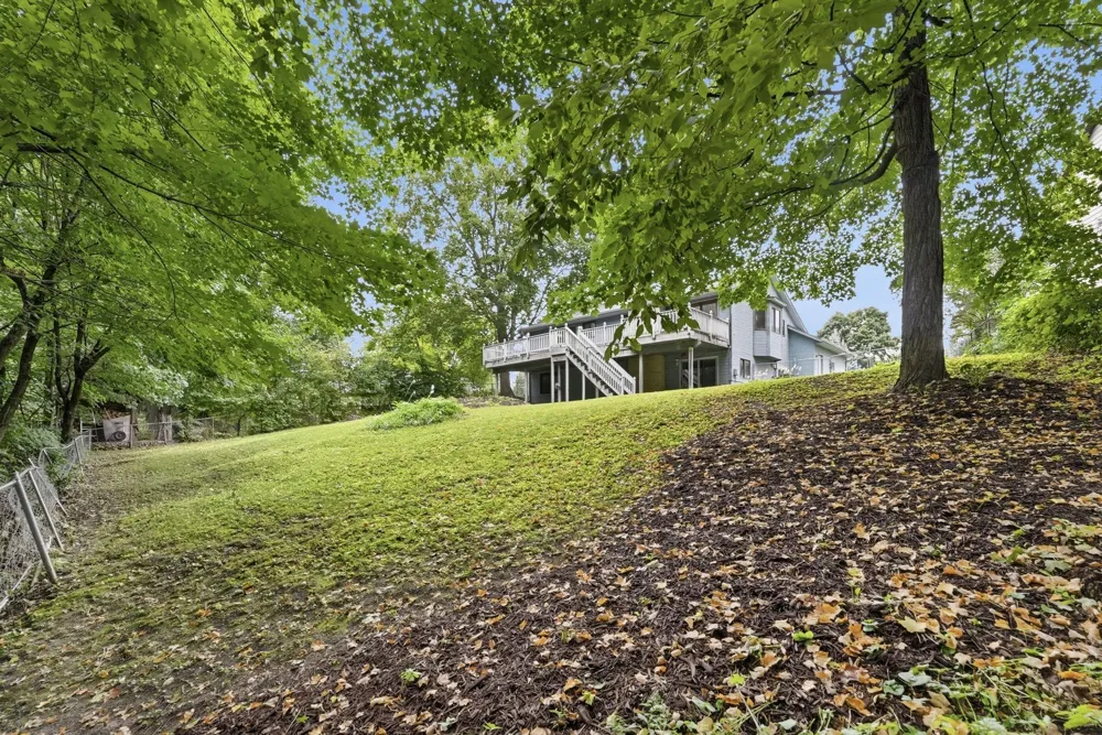 3287 Spruce Trail SW Prior Lake, MN 55372