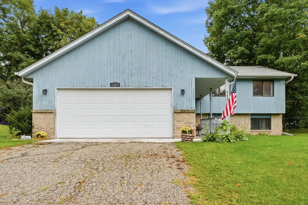 3287 Spruce Trail SW Prior Lake, MN 55372