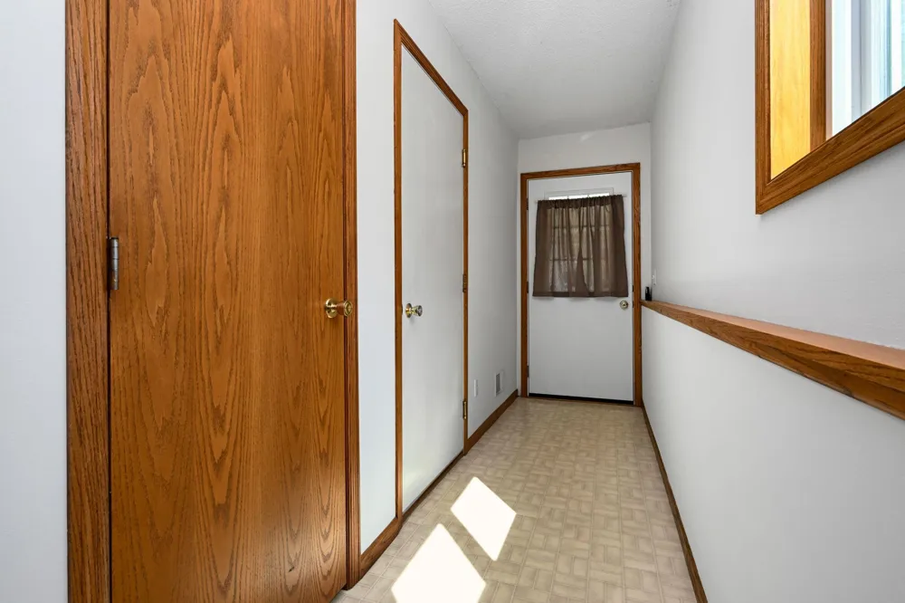 3761 Robin Lane Eagan, MN 55122