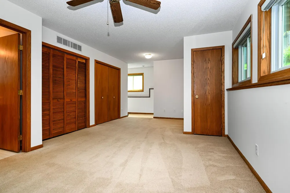 3761 Robin Lane Eagan, MN 55122