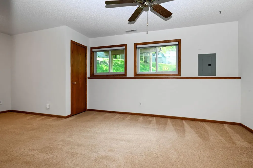 3761 Robin Lane Eagan, MN 55122