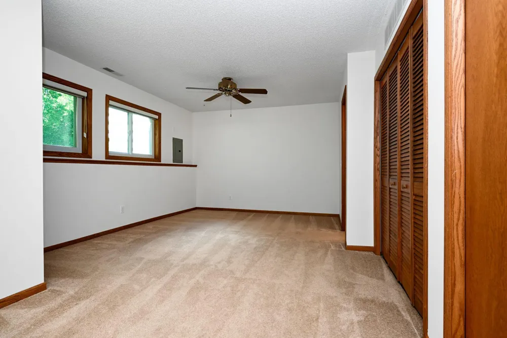 3761 Robin Lane Eagan, MN 55122