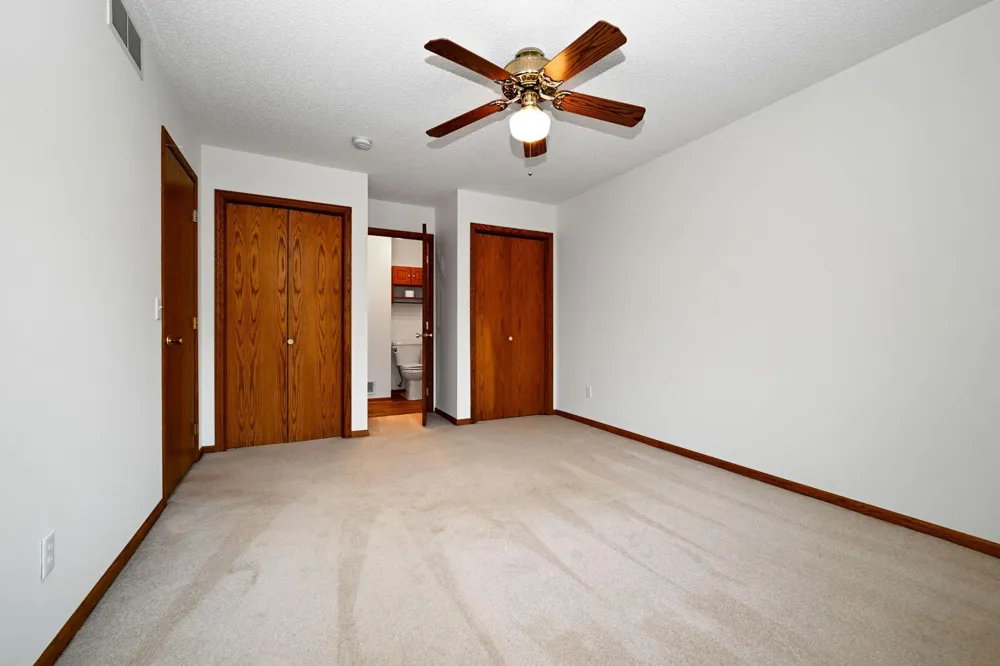 3761 Robin Lane Eagan, MN 55122