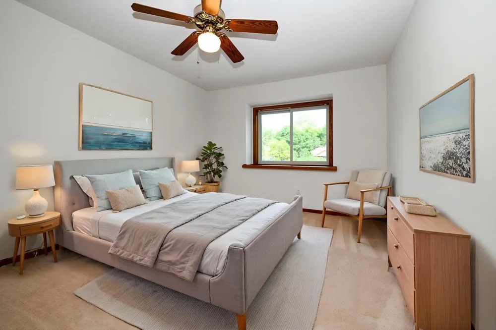 3761 Robin Lane Eagan, MN 55122