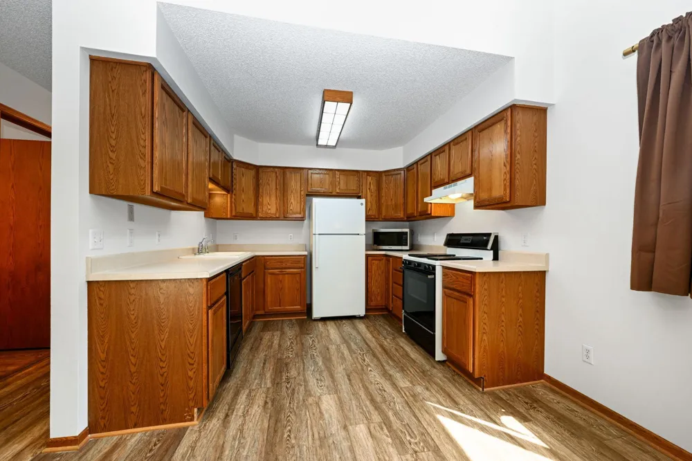 3761 Robin Lane Eagan, MN 55122