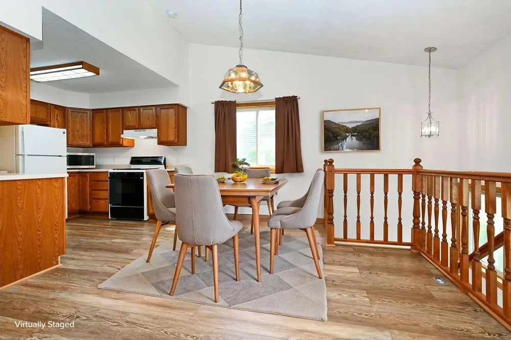 3761 Robin Lane Eagan, MN 55122