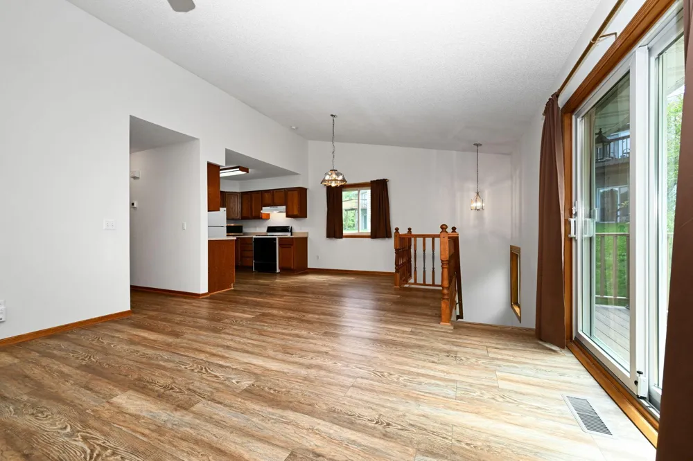 3761 Robin Lane Eagan, MN 55122