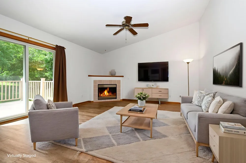 3761 Robin Lane Eagan, MN 55122