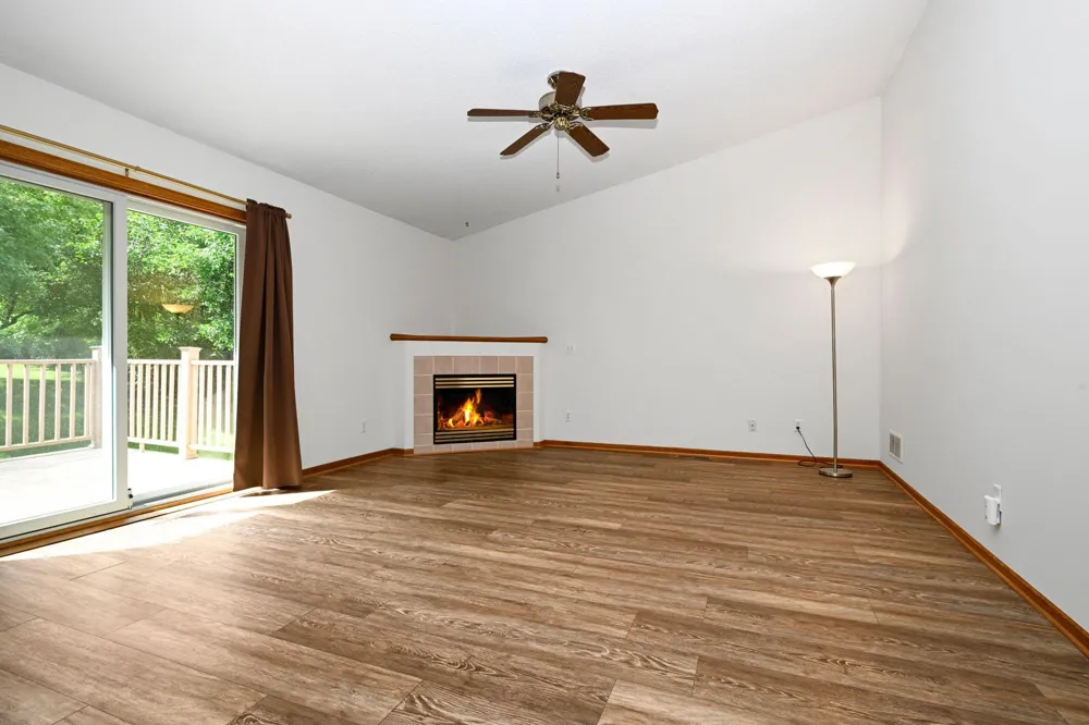 3761 Robin Lane Eagan, MN 55122
