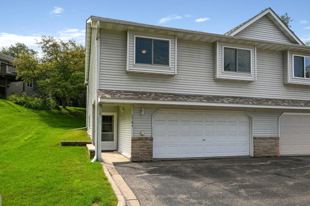 3761 Robin Lane Eagan, MN 55122