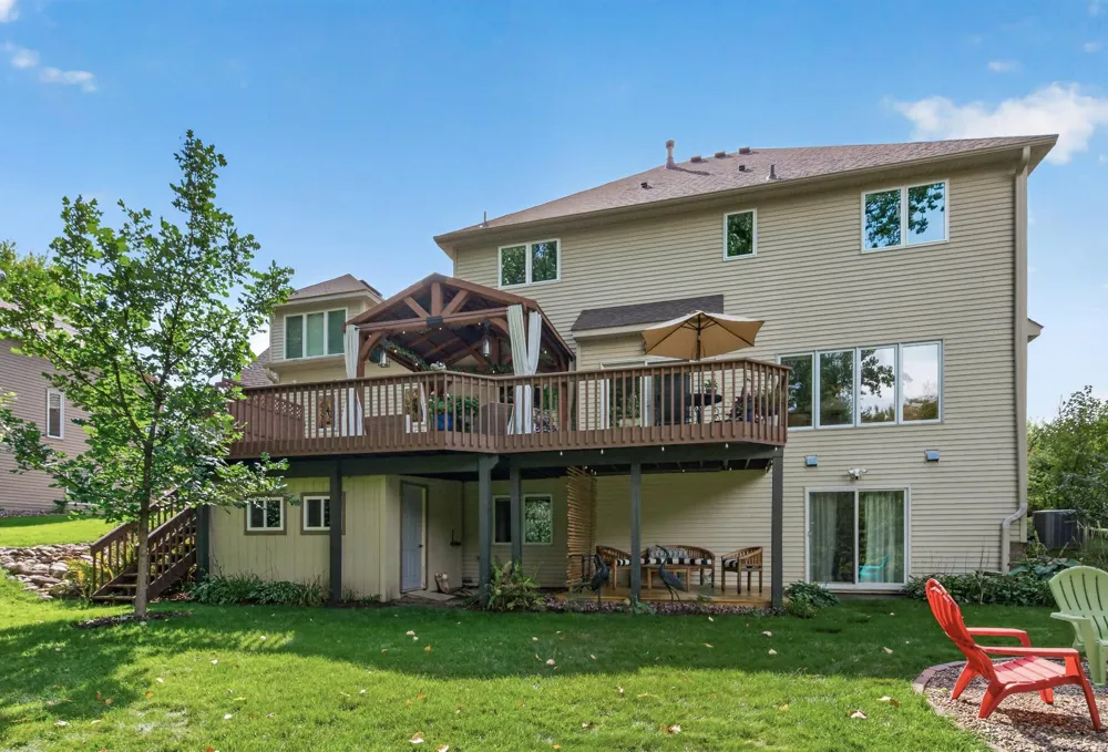 10817 Cambridge Court Burnsville, MN 55337