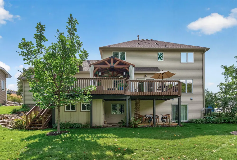 10817 Cambridge Court Burnsville, MN 55337