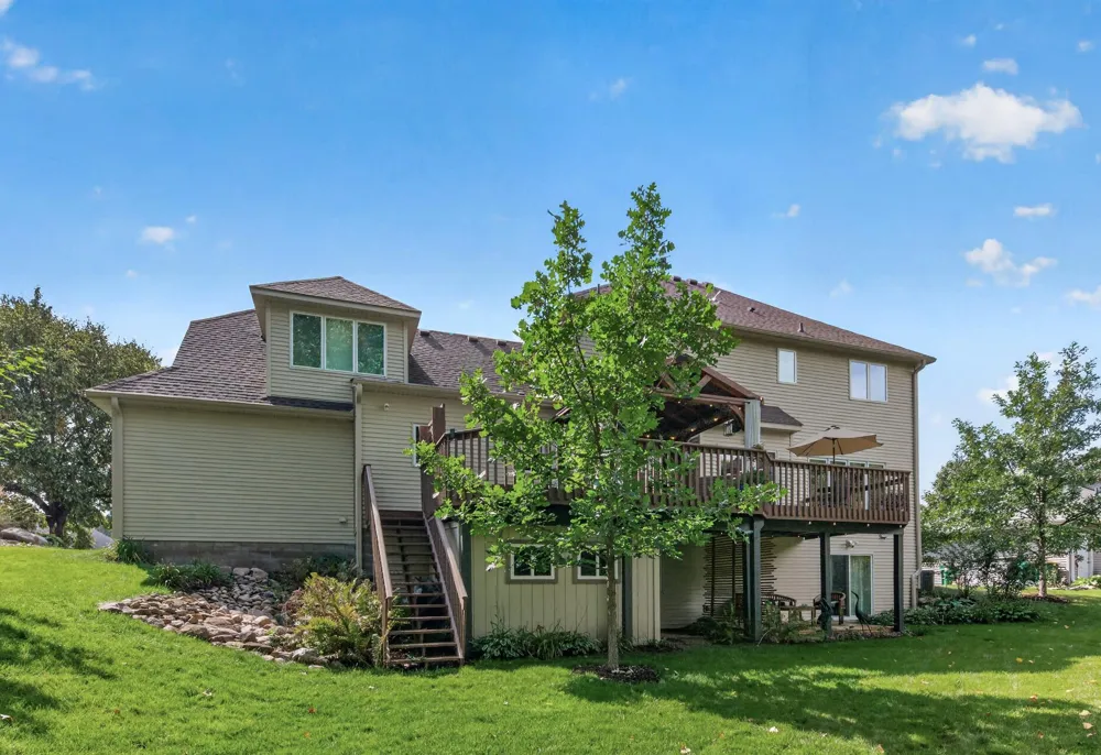 10817 Cambridge Court Burnsville, MN 55337