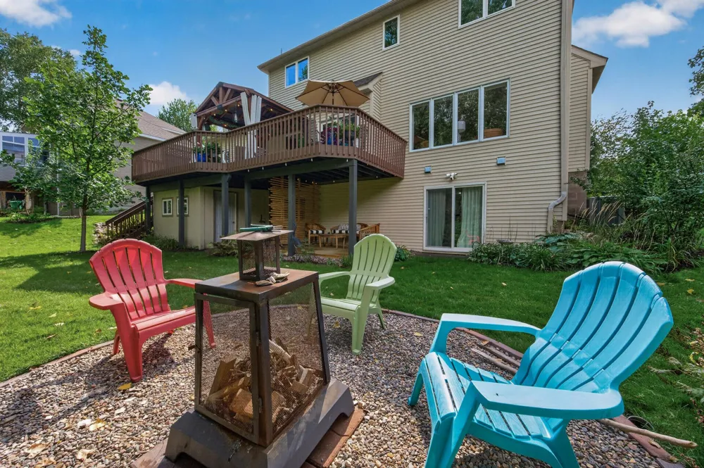 10817 Cambridge Court Burnsville, MN 55337