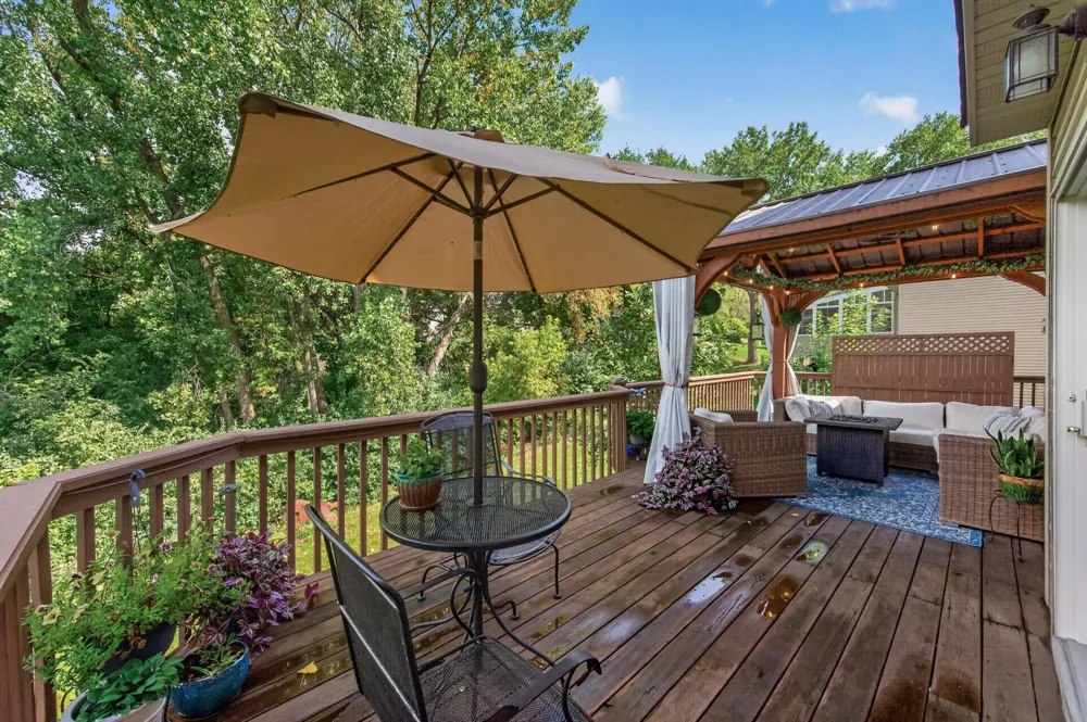 10817 Cambridge Court Burnsville, MN 55337