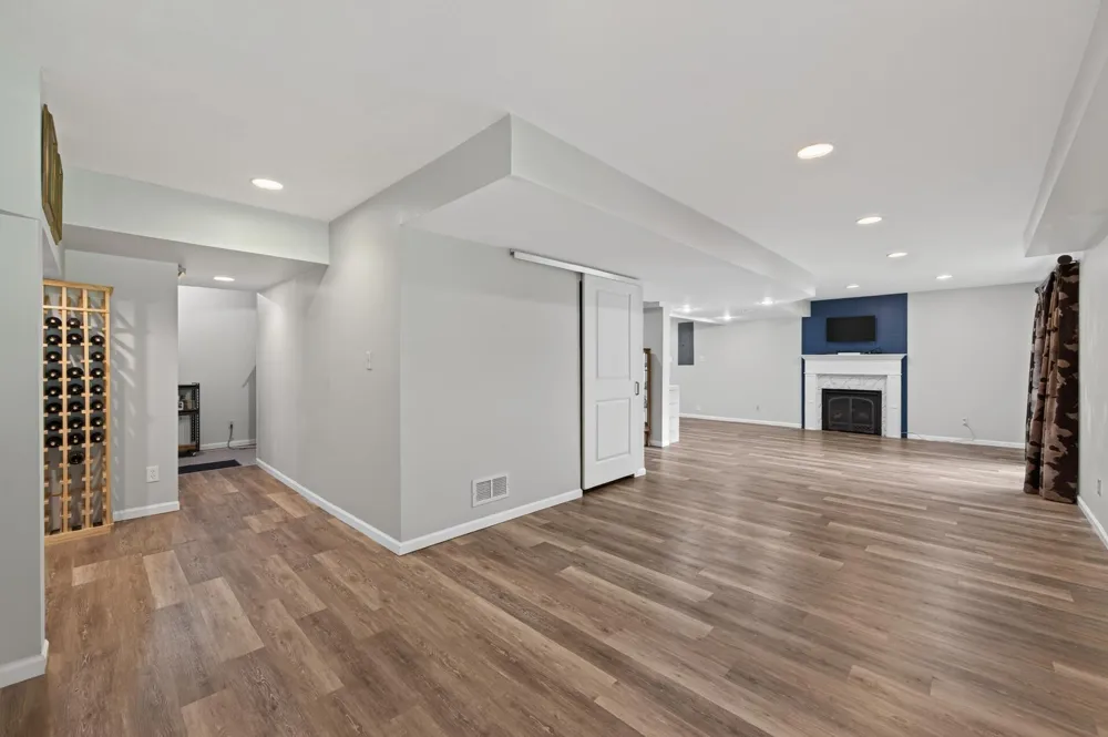 10817 Cambridge Court Burnsville, MN 55337