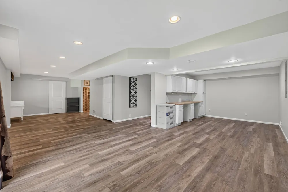 10817 Cambridge Court Burnsville, MN 55337