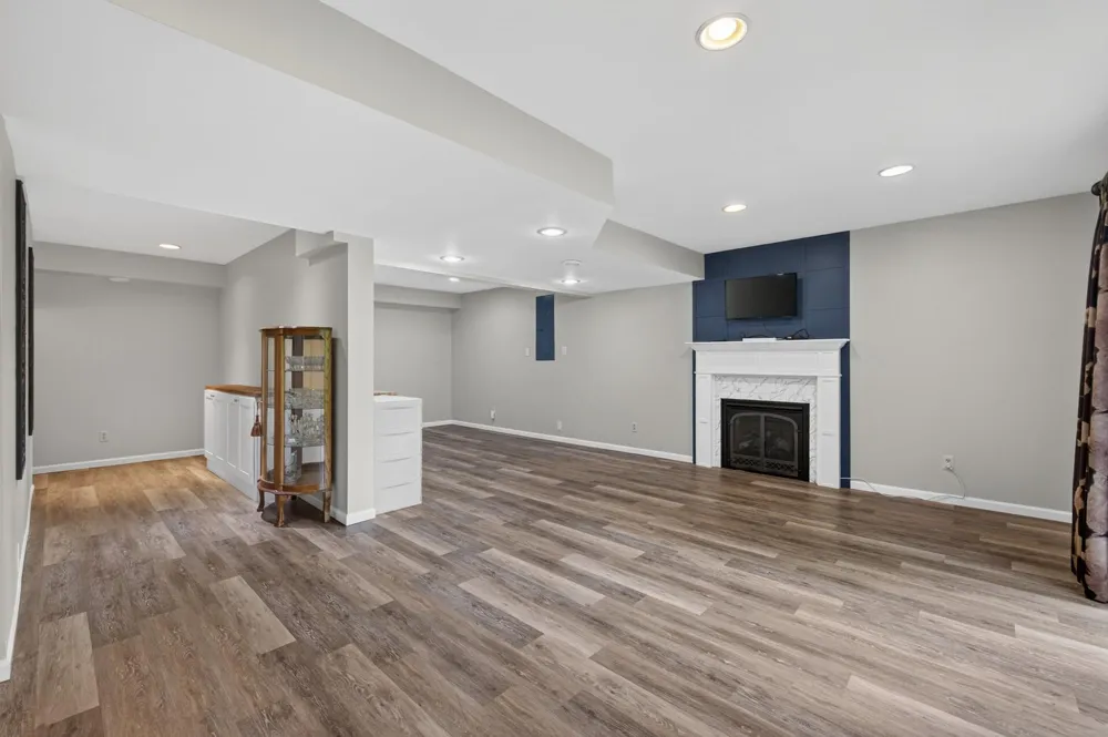 10817 Cambridge Court Burnsville, MN 55337