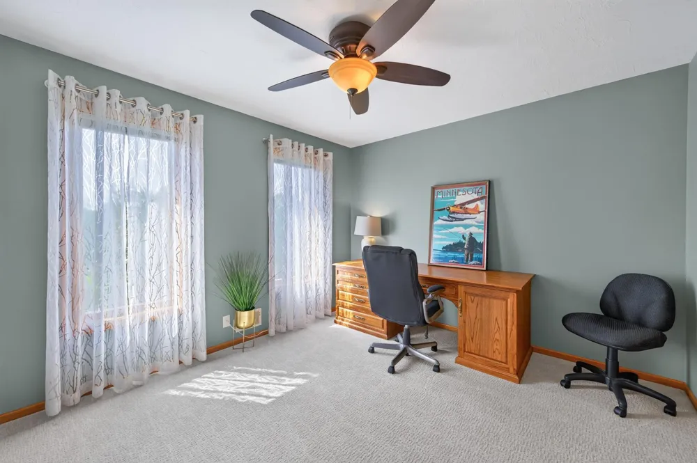 10817 Cambridge Court Burnsville, MN 55337