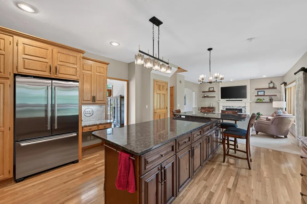 10817 Cambridge Court Burnsville, MN 55337