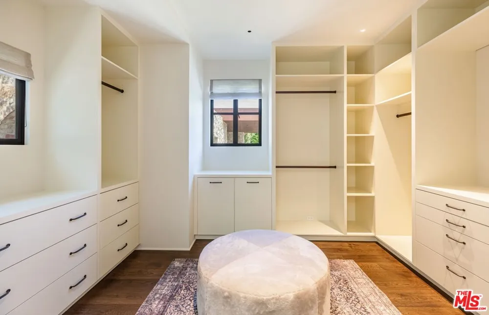 976 Alpine Drive Beverly Hills, CA 90210