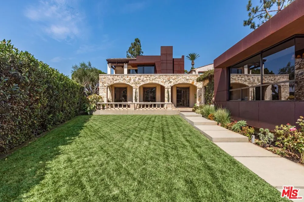 976 Alpine Drive Beverly Hills, CA 90210