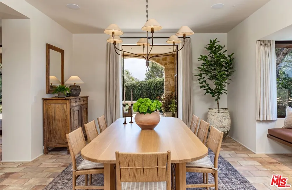 976 Alpine Drive Beverly Hills, CA 90210