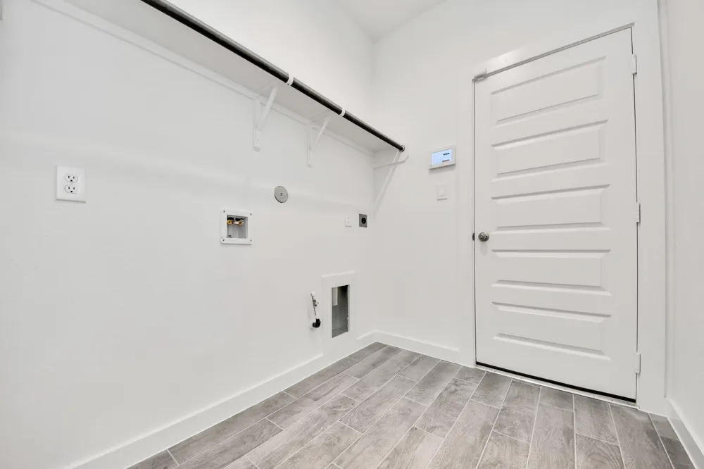 18534 Athena Flower Drive Fresno, TX 77545