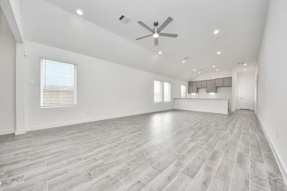 18534 Athena Flower Drive Fresno, TX 77545