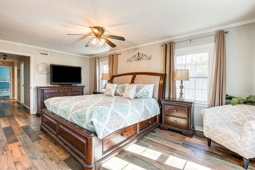3917 Avenue P 1/2 Galveston, TX 77550