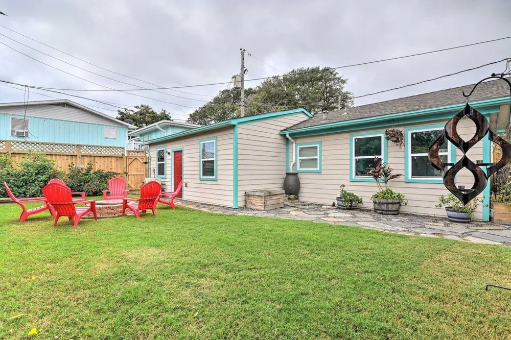 3917 Avenue P 1/2 Galveston, TX 77550