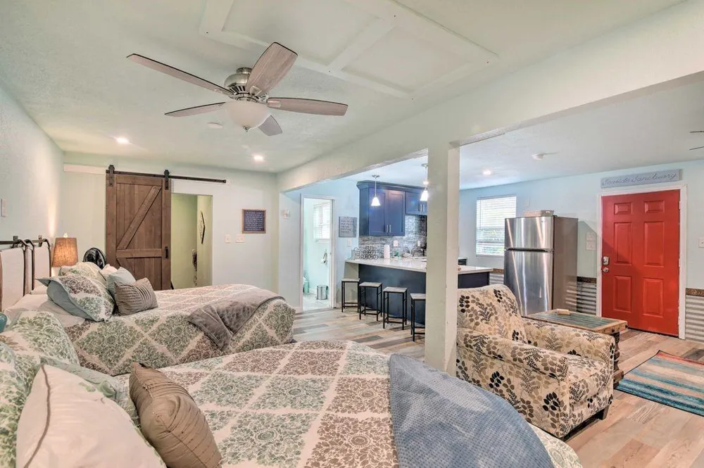 3917 Avenue P 1/2 Galveston, TX 77550