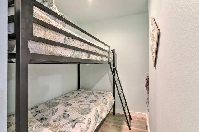 3917 Avenue P 1/2 Galveston, TX 77550