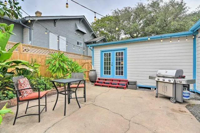 3917 Avenue P 1/2 Galveston, TX 77550