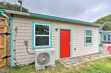 3917 Avenue P 1/2 Galveston, TX 77550