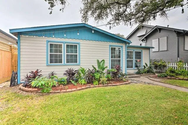 3917 Avenue P 1/2 Galveston, TX 77550