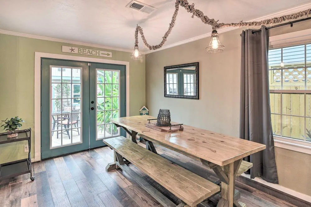 3917 Avenue P 1/2 Galveston, TX 77550