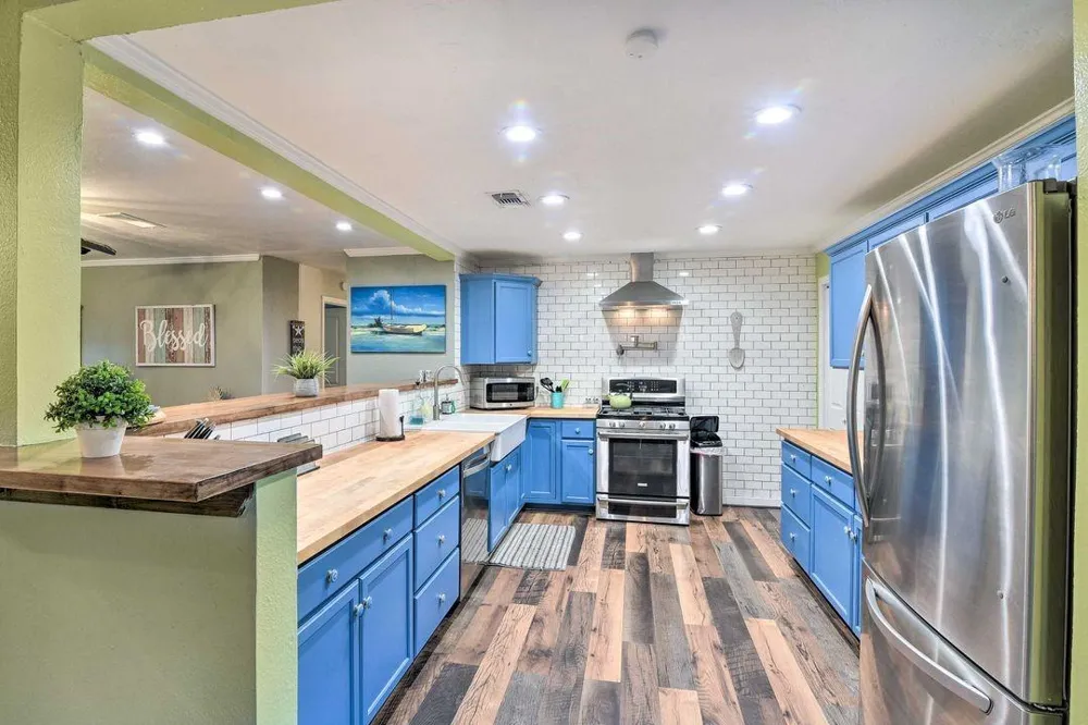 3917 Avenue P 1/2 Galveston, TX 77550