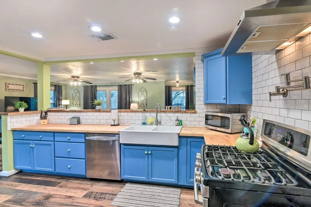 3917 Avenue P 1/2 Galveston, TX 77550