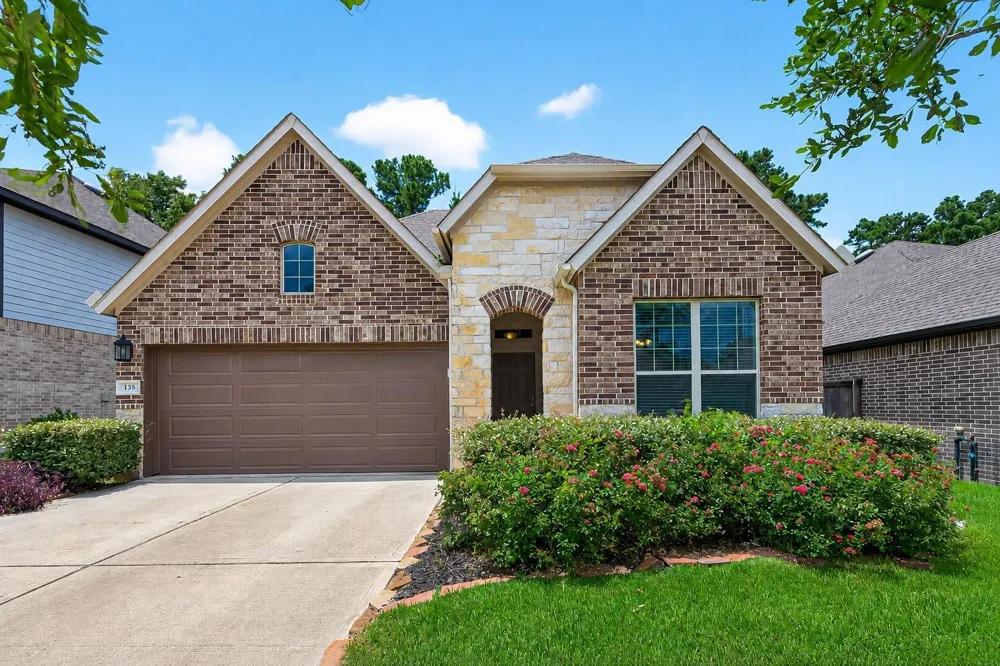 135 Winged Elm Court Willis, TX 77318