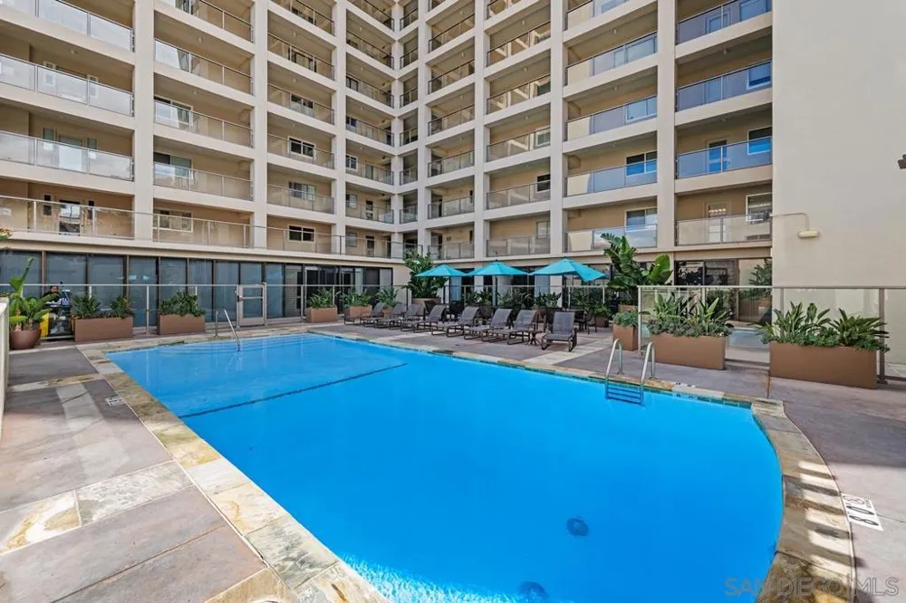 939 Coast BLVD #4H La Jolla, CA 92037