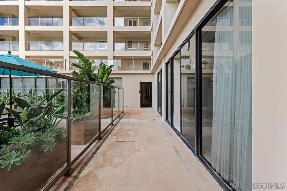939 Coast BLVD #4H La Jolla, CA 92037