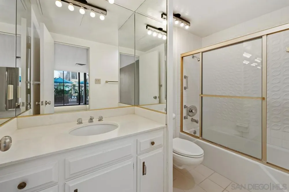 939 Coast BLVD #4H La Jolla, CA 92037