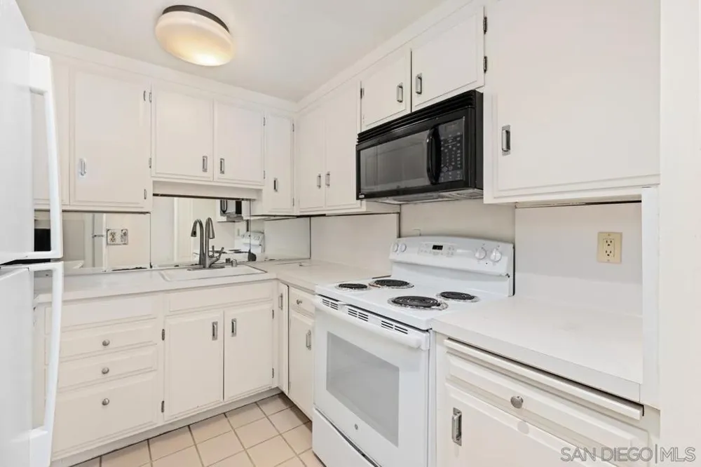 939 Coast BLVD #4H La Jolla, CA 92037