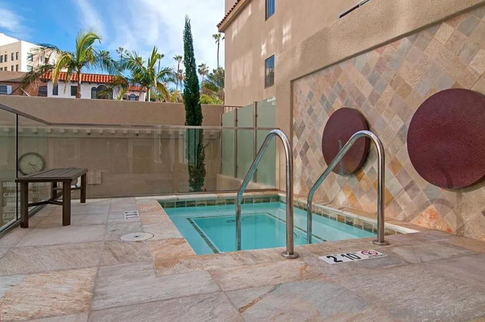 939 Coast BLVD #4H La Jolla, CA 92037