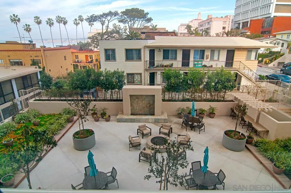 939 Coast BLVD #4H La Jolla, CA 92037